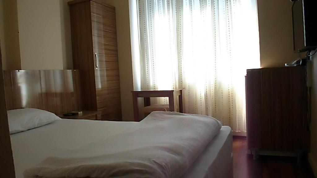 Hotel Ozkar Мерсин Екстериор снимка