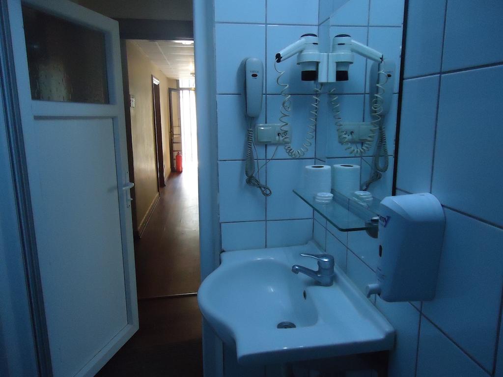 Hotel Ozkar Мерсин Стая снимка